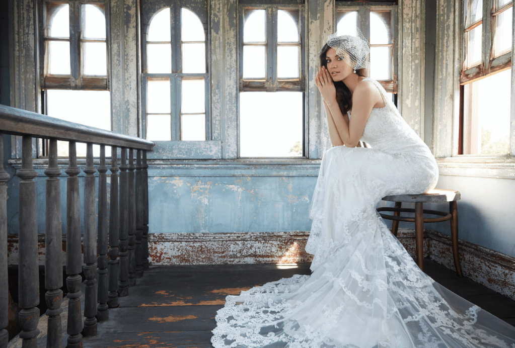 Loja dá descontos de até 70% em vestidos de noiva