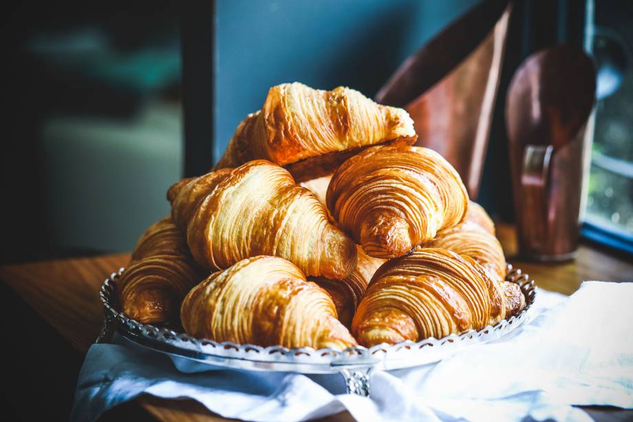 Os croissants, folhados como poucos da cidade