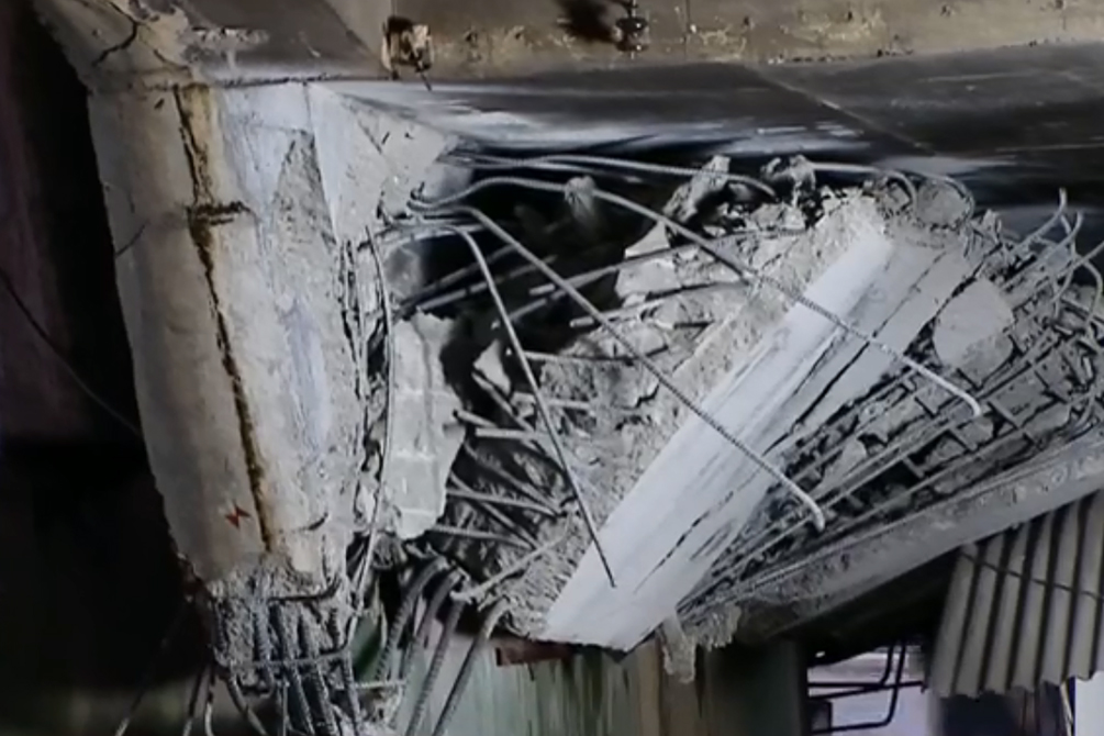 Viaduto que cedeu na Zona Oeste corre risco de desabar, afirma secretário