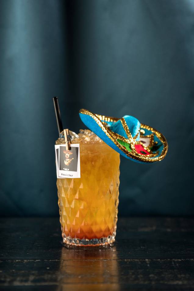 Mariachi: enfeitado com um sombrero e de sabor defumado e ácido Mariachi: enfeitado com um sombrero e de sabor defumado e ácido