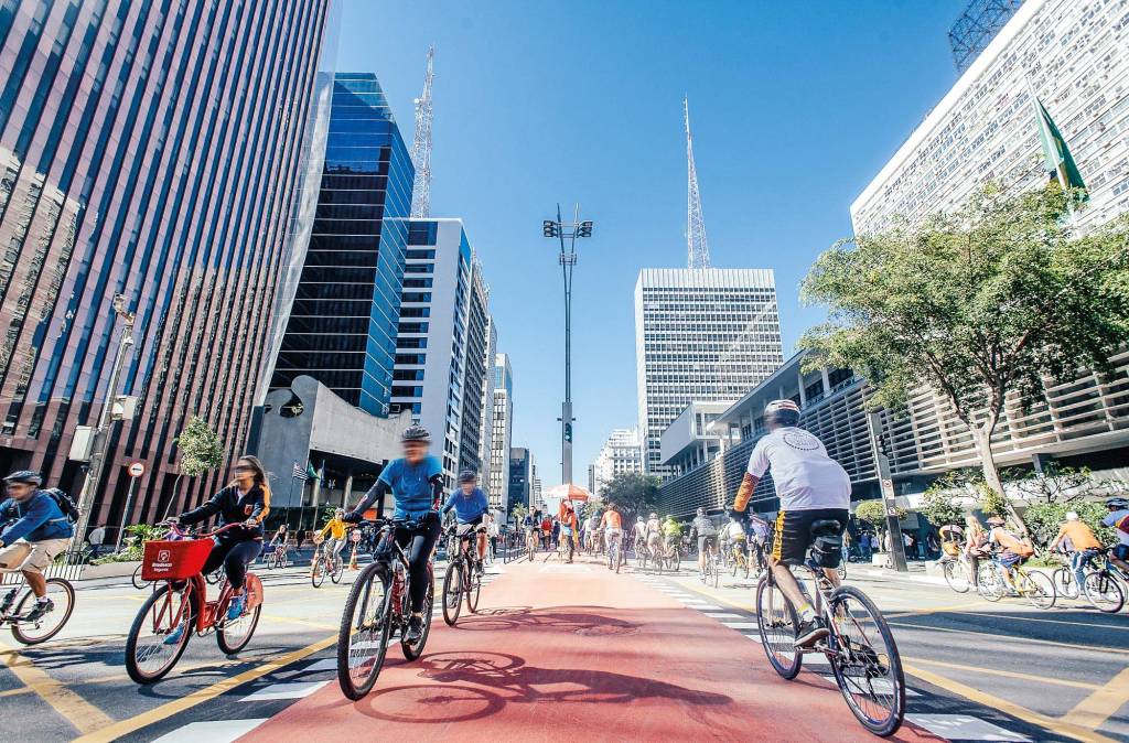 Inauguração da ciclovia na Avenida Paulista.