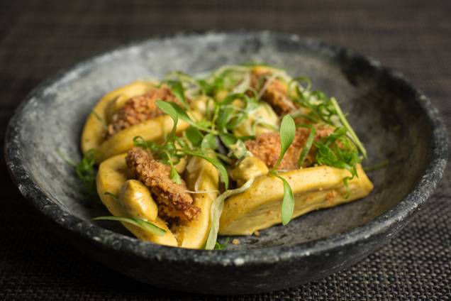 Buns de cogumelo empanado: os pãezinhos chineses levam maionese de curry, pepino e cebolinha Buns de cogumelo empanado: os pãezinhos chineses levam maionese de curry, pepino e cebolinha