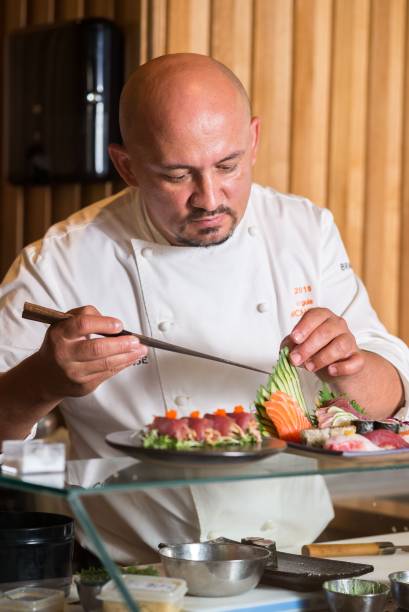 Sushiman: o paraibano José Francisco Araújo, ex-braço-direito de Jun Sakamoto, cuida do balcão do Huto Kohi