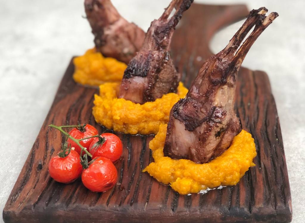 Fogo Steakhouse serve prato especial de cordeiro