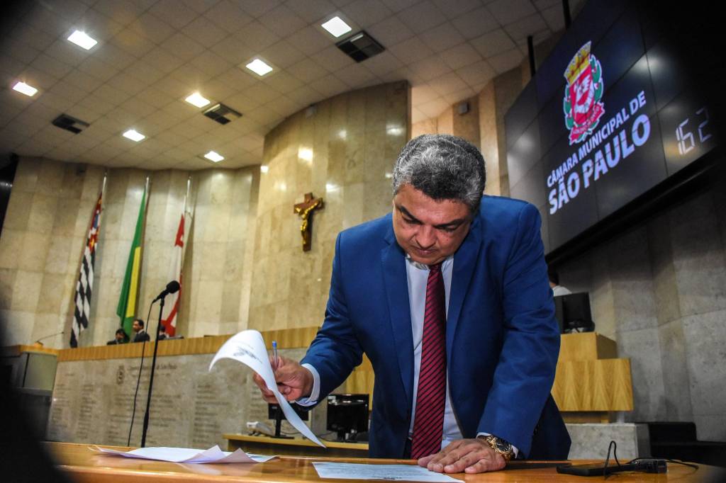 Demitido da Prefeitura, ex-aliado alega calote de empréstimo a vereador