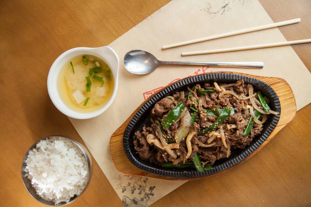 Dare, no Bom Retiro, serve pratos coreanos baratos; leia crítica