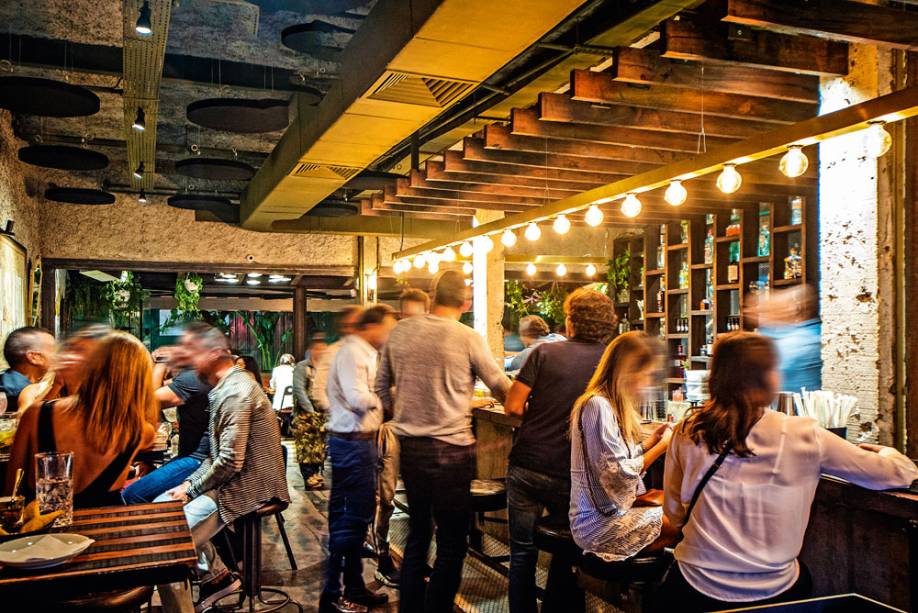 Periquita & Gin Club: primo rico do Vaca Véia, tem clima intimista e público badalado Periquita & Gin Club: primo rico do Vaca Véia, tem clima intimista e público badalado