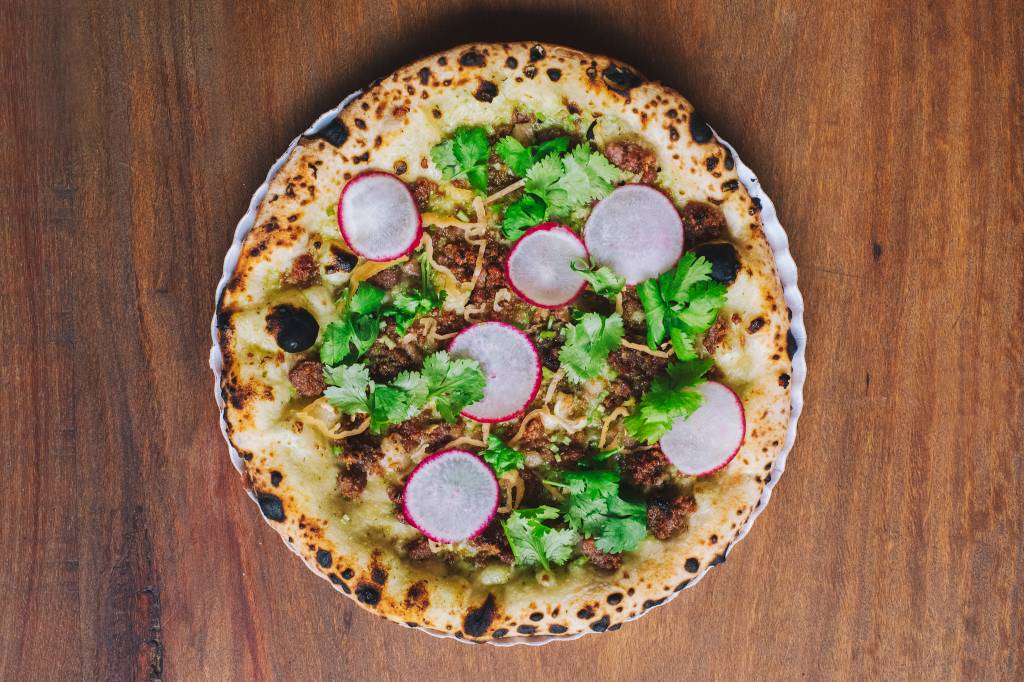 Bráz Elettrica lança pizza criada por Marcelo Corrêa Bastos, do Jiquitaia