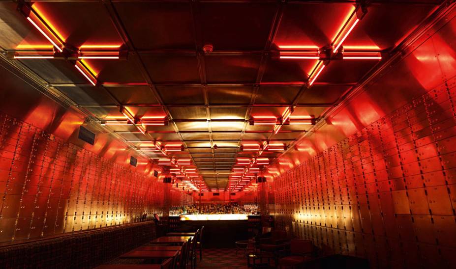 Caixas de depósito: sala abriga 1 994 gavetas de pertences no Bar do Cofre Caixas de depósito: sala abriga 1 994 gavetas de pertences no Bar do Cofre