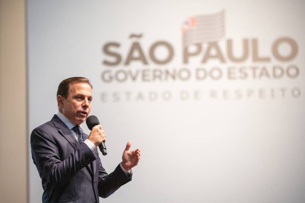 TCE adverte Doria por salários e benefícios a funcionários públicos