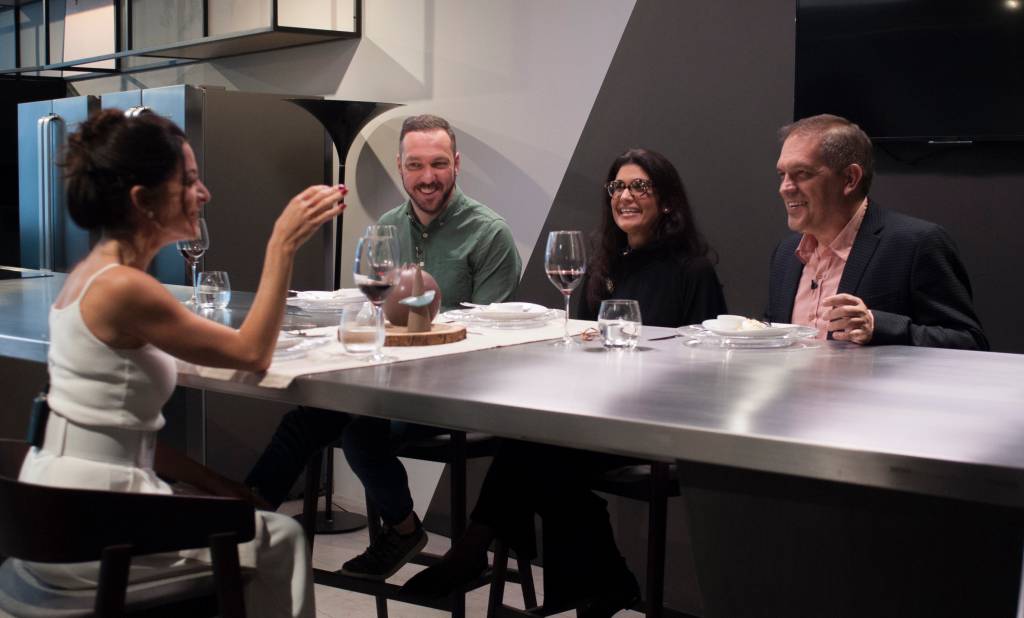 Amadores MasterChef têm de agradar o paladar de críticos de restaurantes