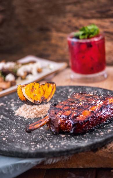 Prime ribe suíno: ao molho de laranja e mel Prime ribe suíno: ao molho de laranja e mel