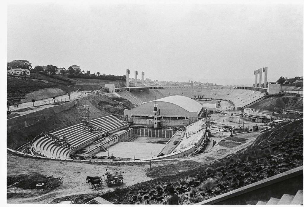 Obras do complexo do Estádio do Pacaembu, fotografia de Benedito Junqueira Duart.jpg Obras do complexo do Estádio do Pacaembu, fotografia de Benedito Junqueira Duart.jpg