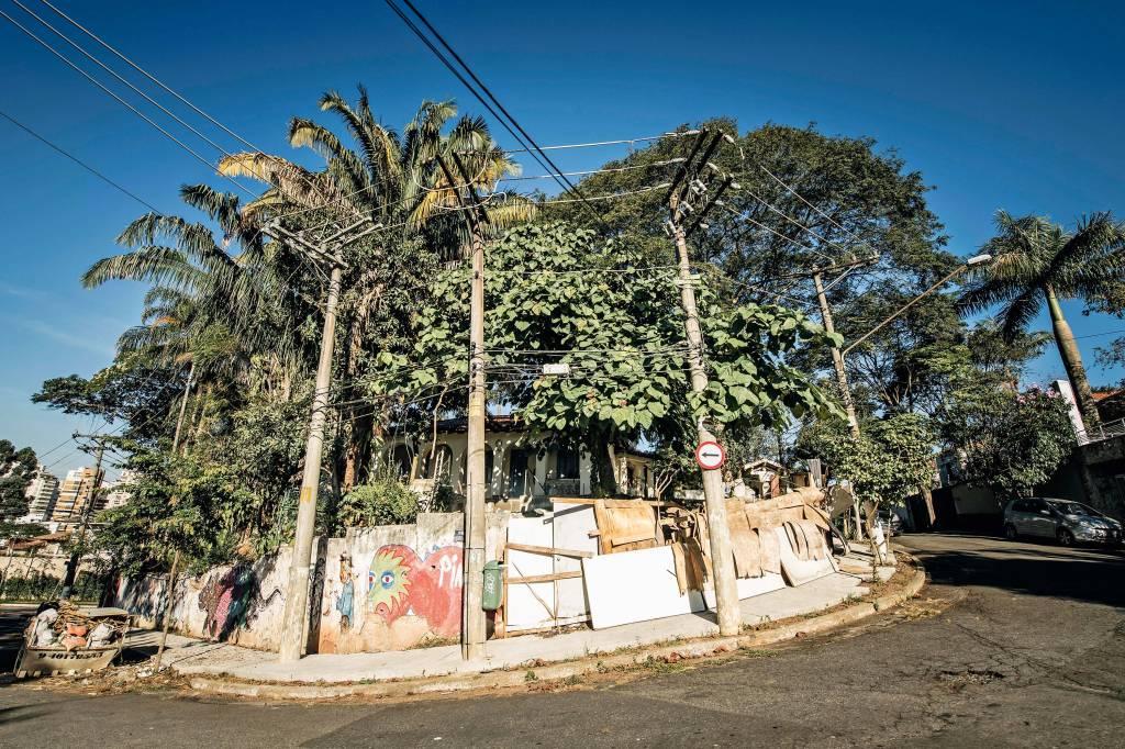 Pacaembu – casas abandonadas Pacaembu – casas abandonadas