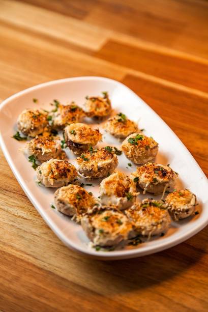 Cogumelos gratinados com queijo Cogumelos gratinados com queijo