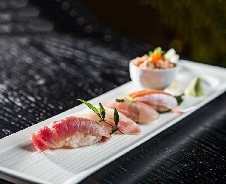 Seleção de sushis do menu assinatura: ótimos ingredientes