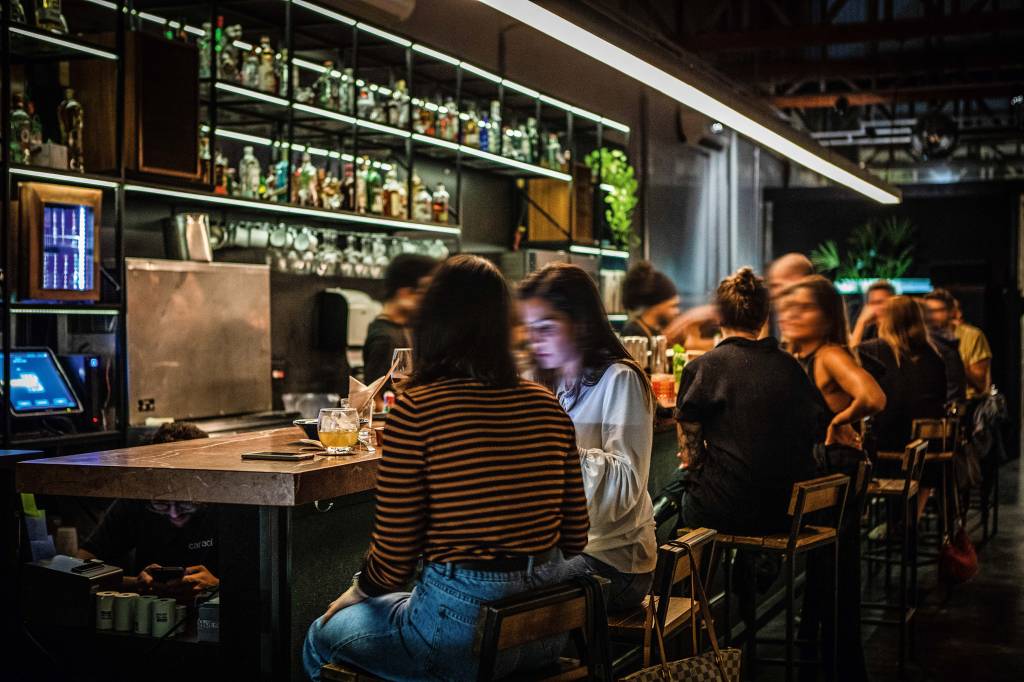 Badalado, bar Caracol celebra um ano de funcionamento com festas