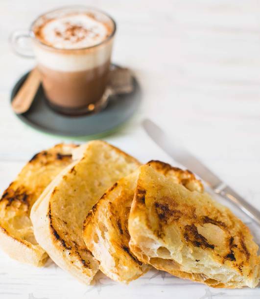 Pão da casa na chapa: gostinho de manteiga