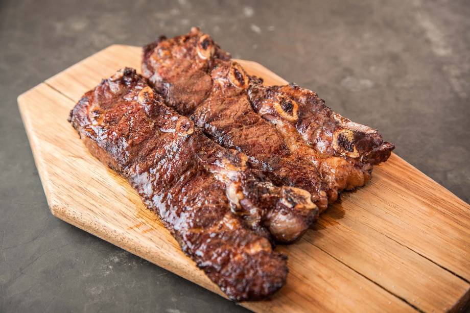 Assado de tira: entre as opções que vão além do hambúrguer Assado de tira: entre as opções que vão além do hambúrguer