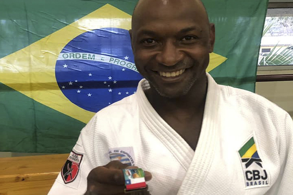 Policial mata ex-judoca olímpico Mário Sabino e em seguida se suicida