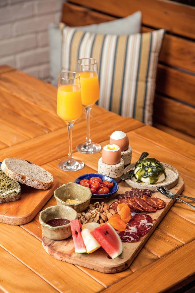 Tábua de brunch: serve duas pessoas Tábua de brunch: serve duas pessoas