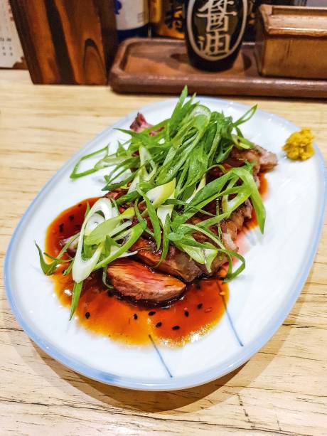 Wafu steak: com picante de mostarda japonesa Wafu steak: com picante de mostarda japonesa