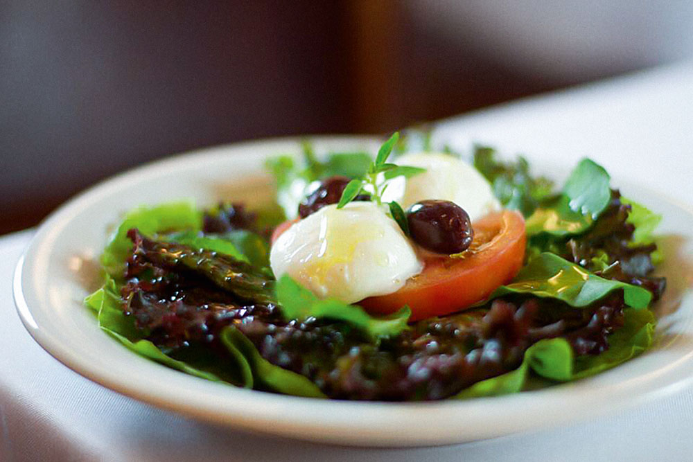 Onde comer as saladas caprese e niçoise em São Paulo
