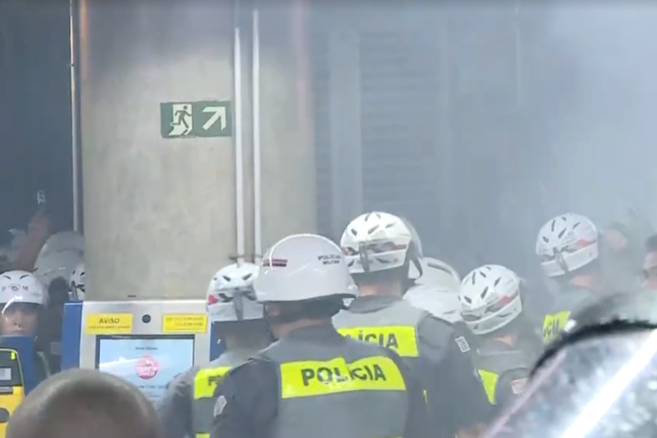 Grupo é detido após manifestação contra o reajuste nas tarifas em SP