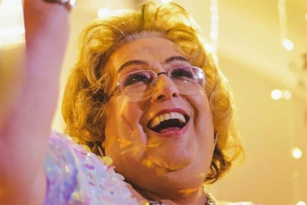 Mamma Brusquetta aparece careca após iniciar tratamento contra câncer