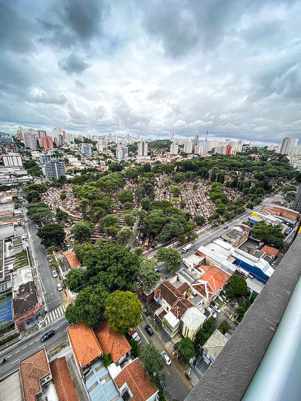 #SPsonha: pobres calçadas do Cemitério São Paulo