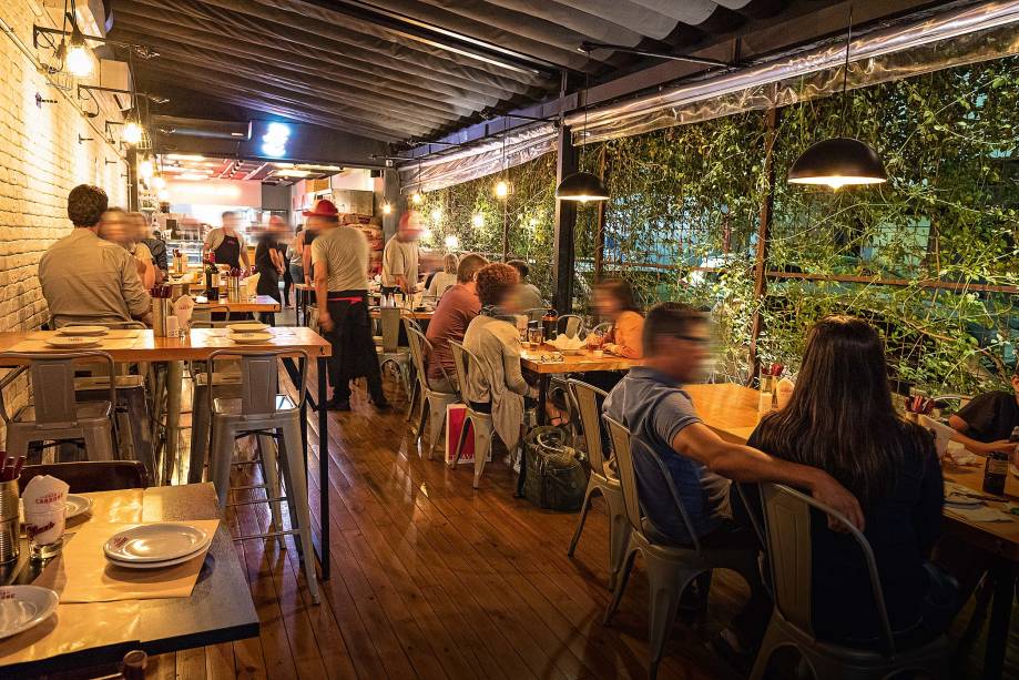 Salão montado como um deque: atmosfera informal