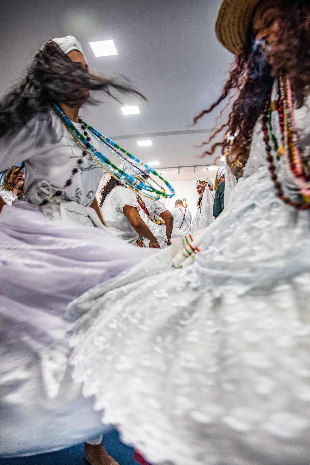 Com novos terreiros, umbanda ganha público diverso em São Paulo