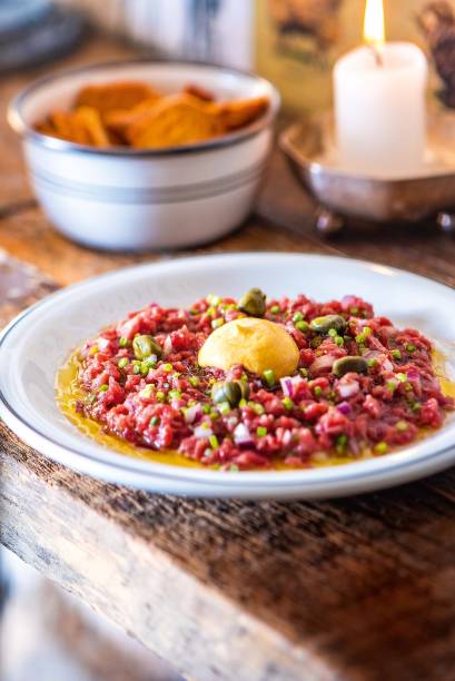 Steak tartare: cardápio prioriza pedidas frias