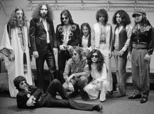 John e Yoko com a Elephant'sMemory, banda com a qual colaboraram