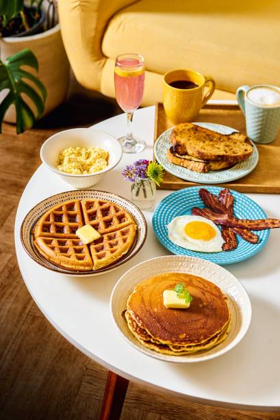 De pão com ovo a waffle e panquecas: menu extenso tem opções variadas