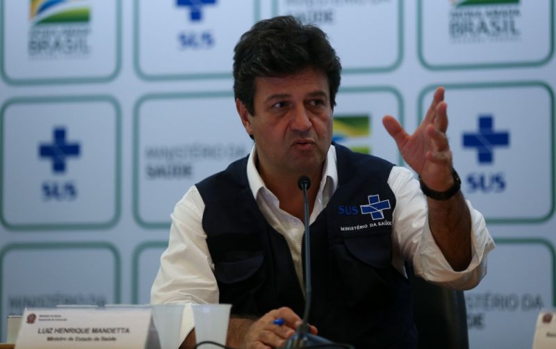 Ministro da saúde cita Marília Mendonça em coletiva de imprensa