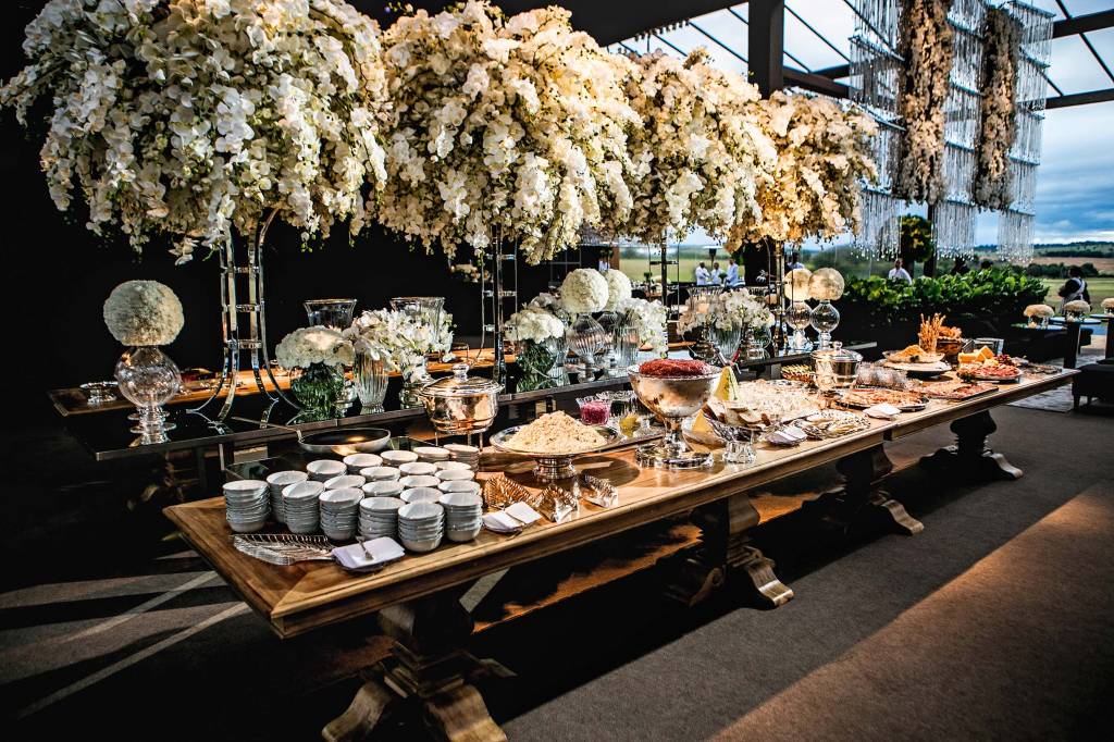 Sem eventos, bufês entregam comidas do dia a dia e menus especiais