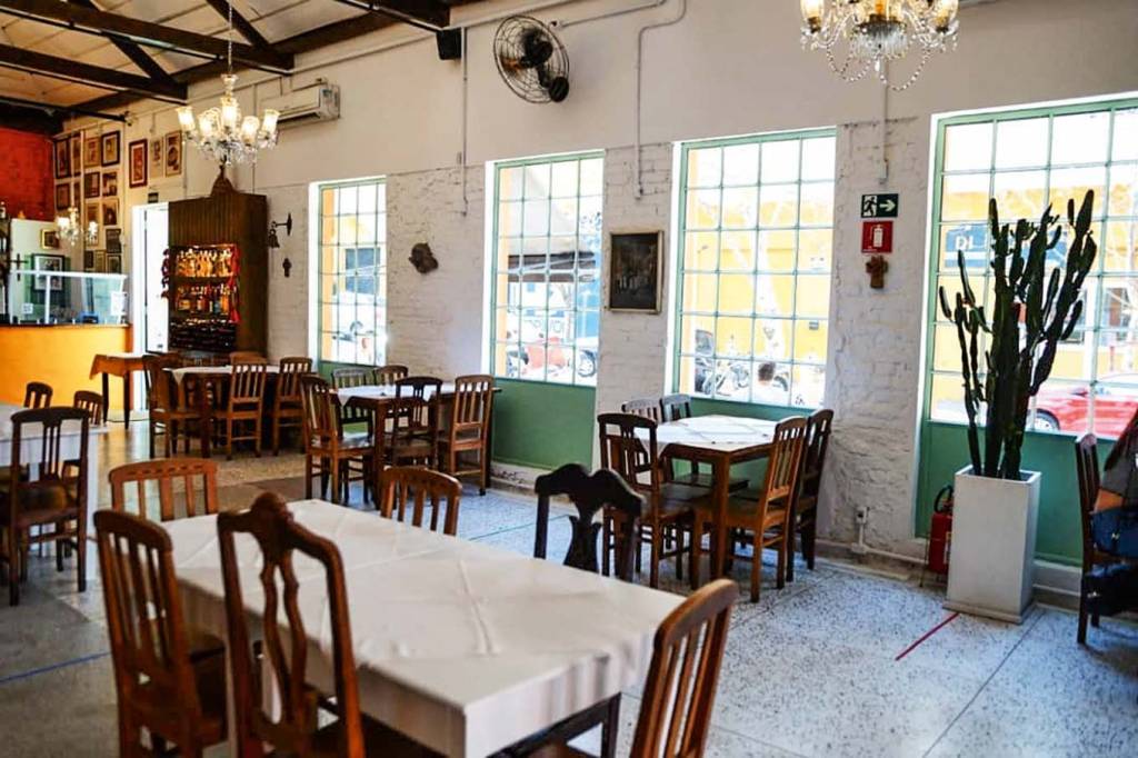 Consulado Mineiro estreia na badalada Rua dos Pinheiros