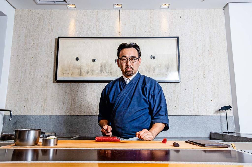 Jun Sakamoto recebe a clientela de volta com degustações