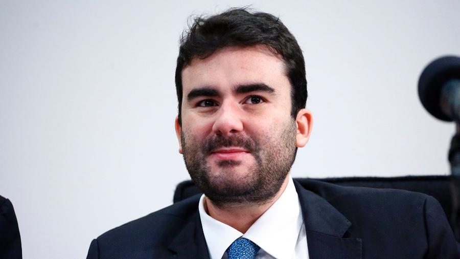 Ex-deputado Caio Nárcio morre aos 33 anos com Covid-19