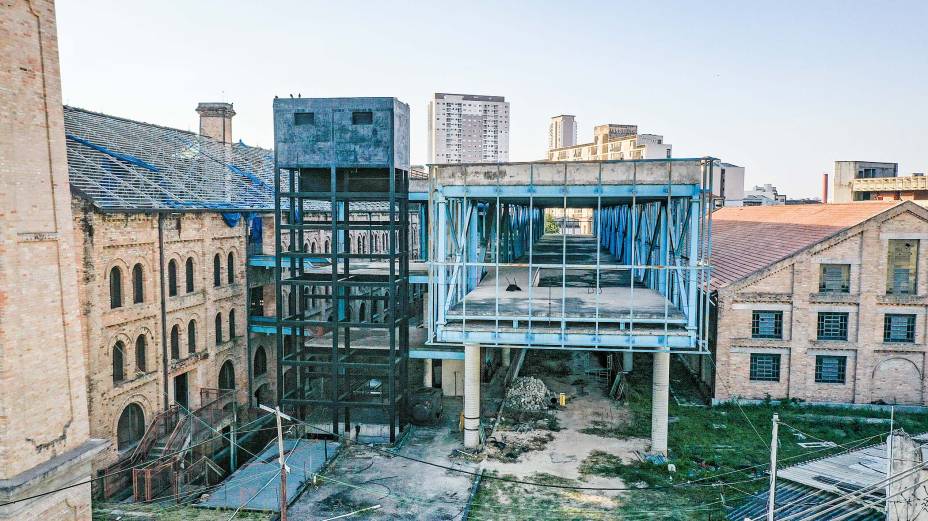 As obras que já consumiram 120 milhões de reais, mas paralisadas há seis anos, da Casa das Retortas: já deteriorada As obras que já consumiram 120 milhões de reais, mas paralisadas há seis anos, da Casa das Retortas: já deteriorada