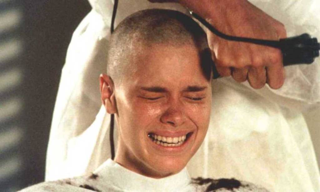 Carolina Dieckmann relembra cena histórica de ‘Laços de Família’