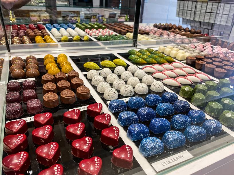 Chocolates pintados a mão Chocolates pintados a mão