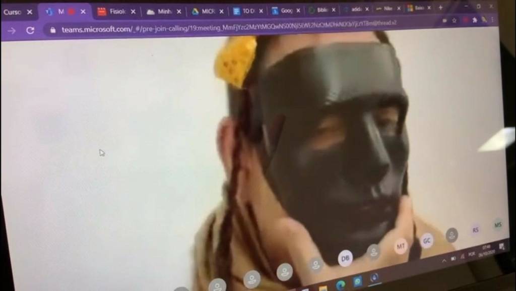 Professor de medicina faz “blackface” para simular pacientes pobres