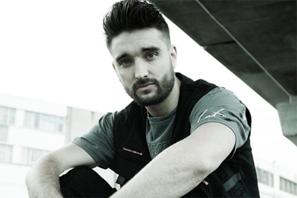 Tom Parker, do The Wanted, descobre tumor inoperável no cérebro