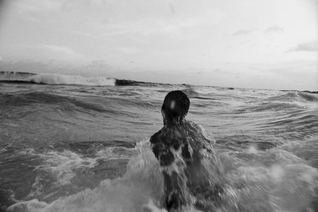 Fotos de Salvador, feitas por Christian Cravo, são exibidas em SP