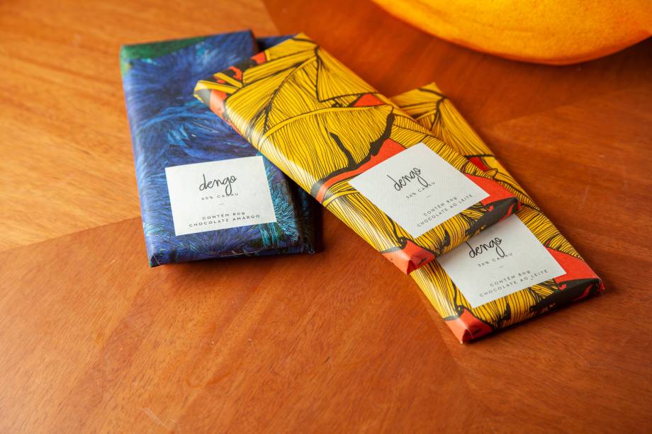 Barras de chocolate: ao leite e meio amarga Barras de chocolate: ao leite e meio amarga