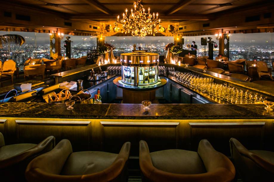 Bar com uma deslumbrante vista para São Paulo Bar com uma deslumbrante vista para São Paulo