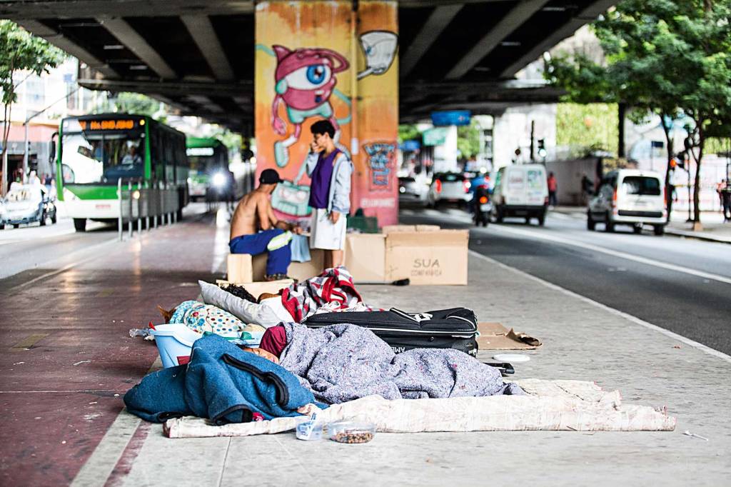 TCM dá 60 dias para Nunes apresentar plano para pessoas em situação de rua