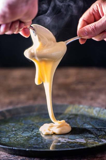 Aligot de mandioca com toffee de café